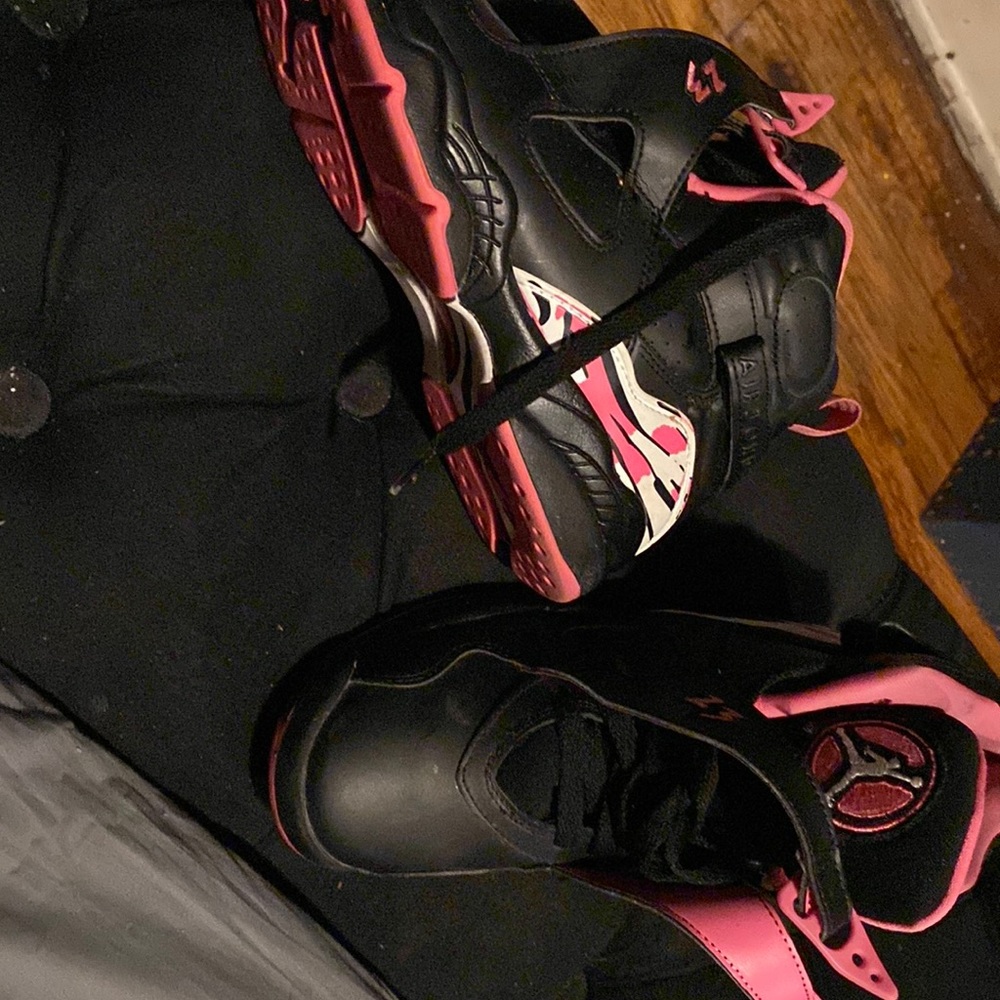 Almost new she barley wore will take offers